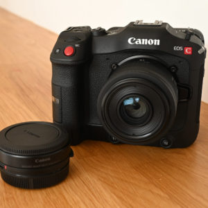 Appareil photo Canon C70 + speedbooster - location matériel photo et vidéo - rennes - Studio des Arts Numériques